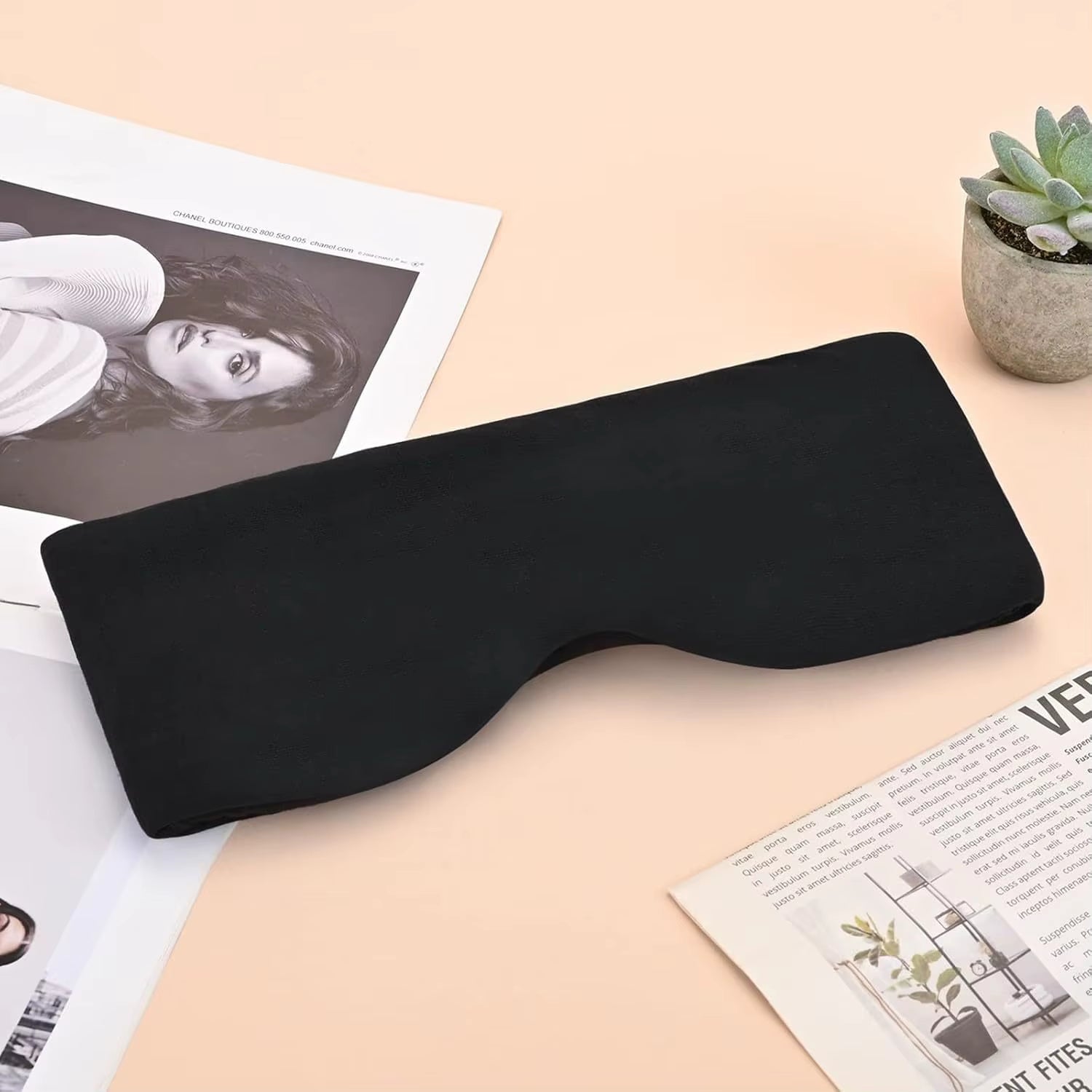 Experience Ultimate Comfort with Our 3D Contoured Travel Pillow and 100% Blackout Sleeping Mask - Soft, Adjustable Travel Accessories for Perfect Rest on Airplanes!